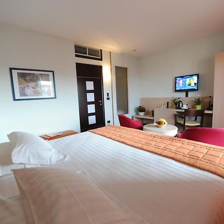 Hotel Donatello Имола Екстериор снимка