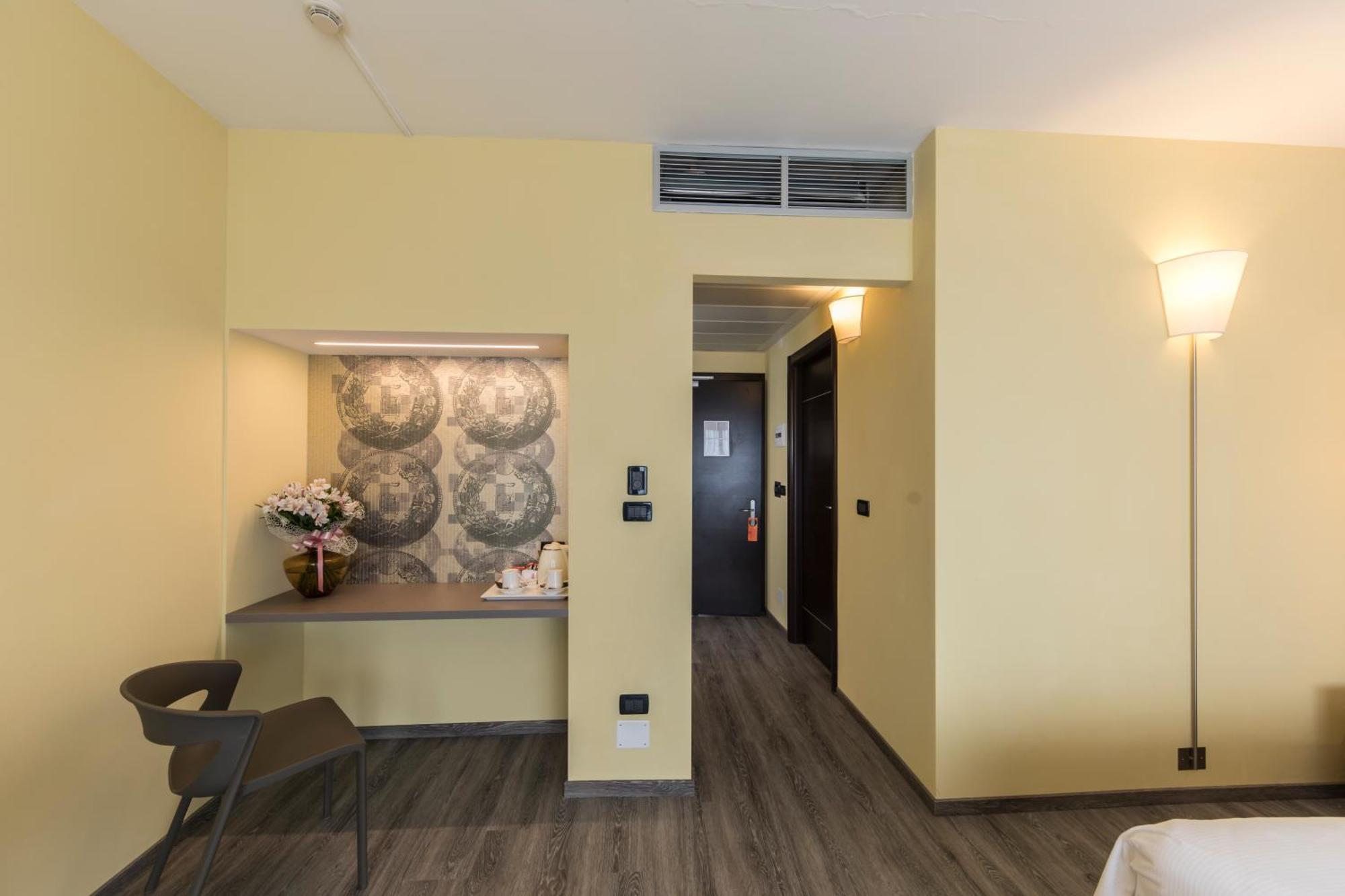 Hotel Donatello Имола Екстериор снимка