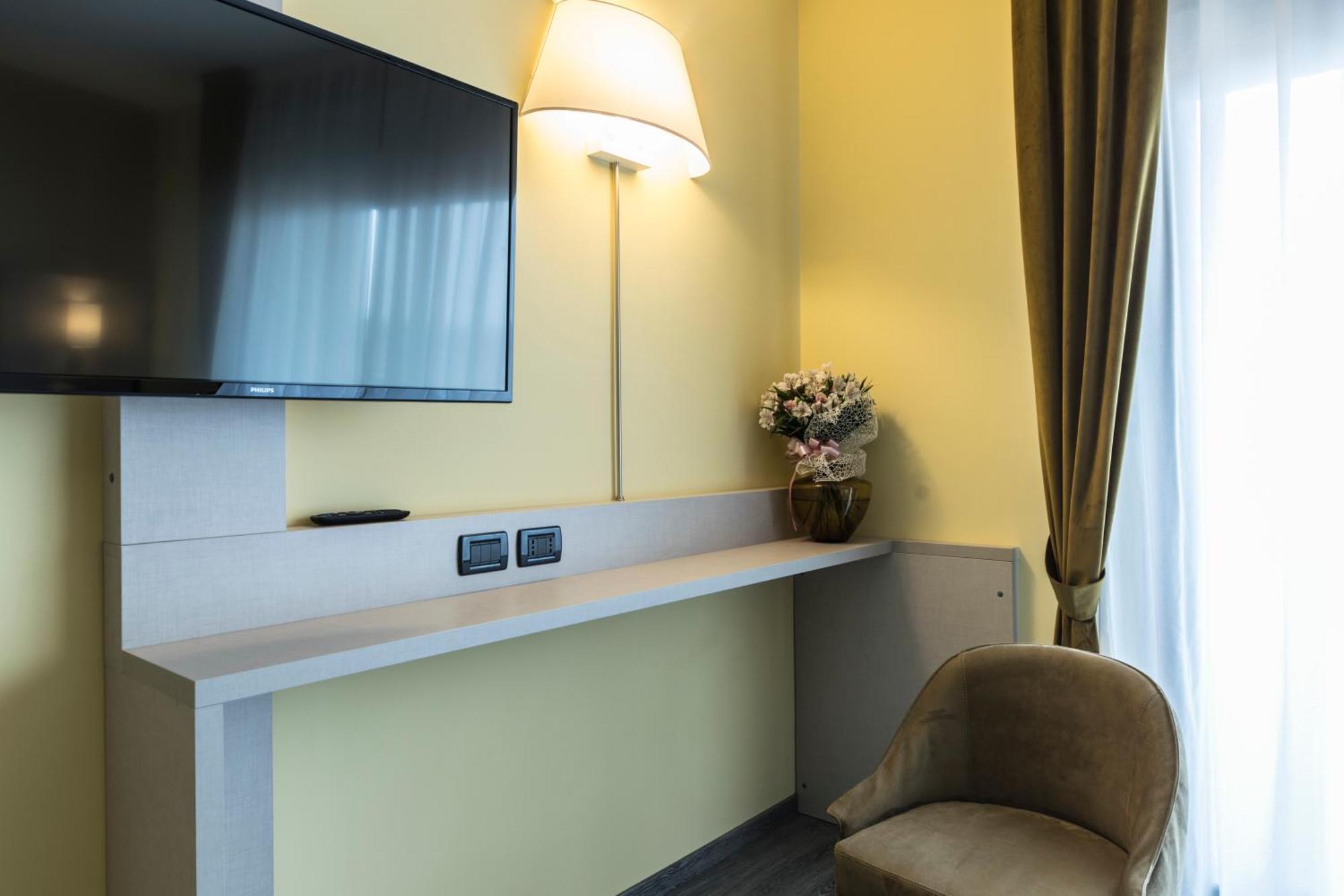 Hotel Donatello Имола Екстериор снимка