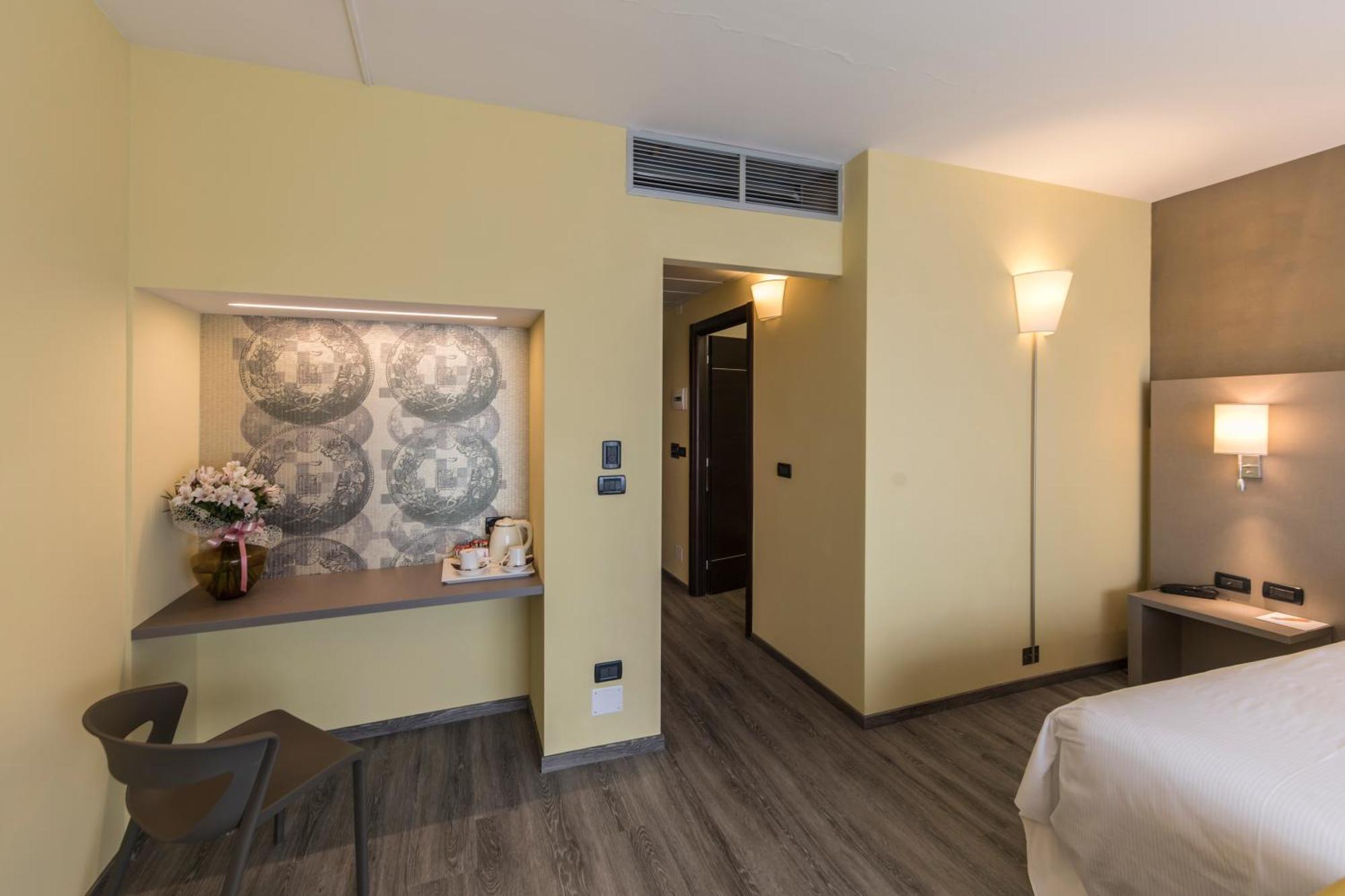 Hotel Donatello Имола Екстериор снимка