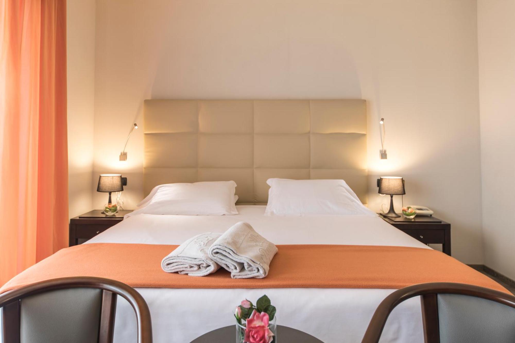 Hotel Donatello Имола Екстериор снимка