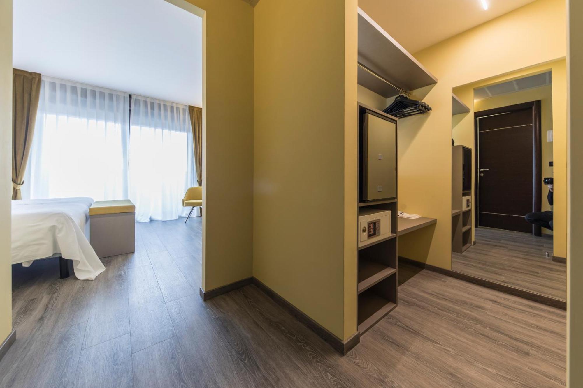 Hotel Donatello Имола Екстериор снимка