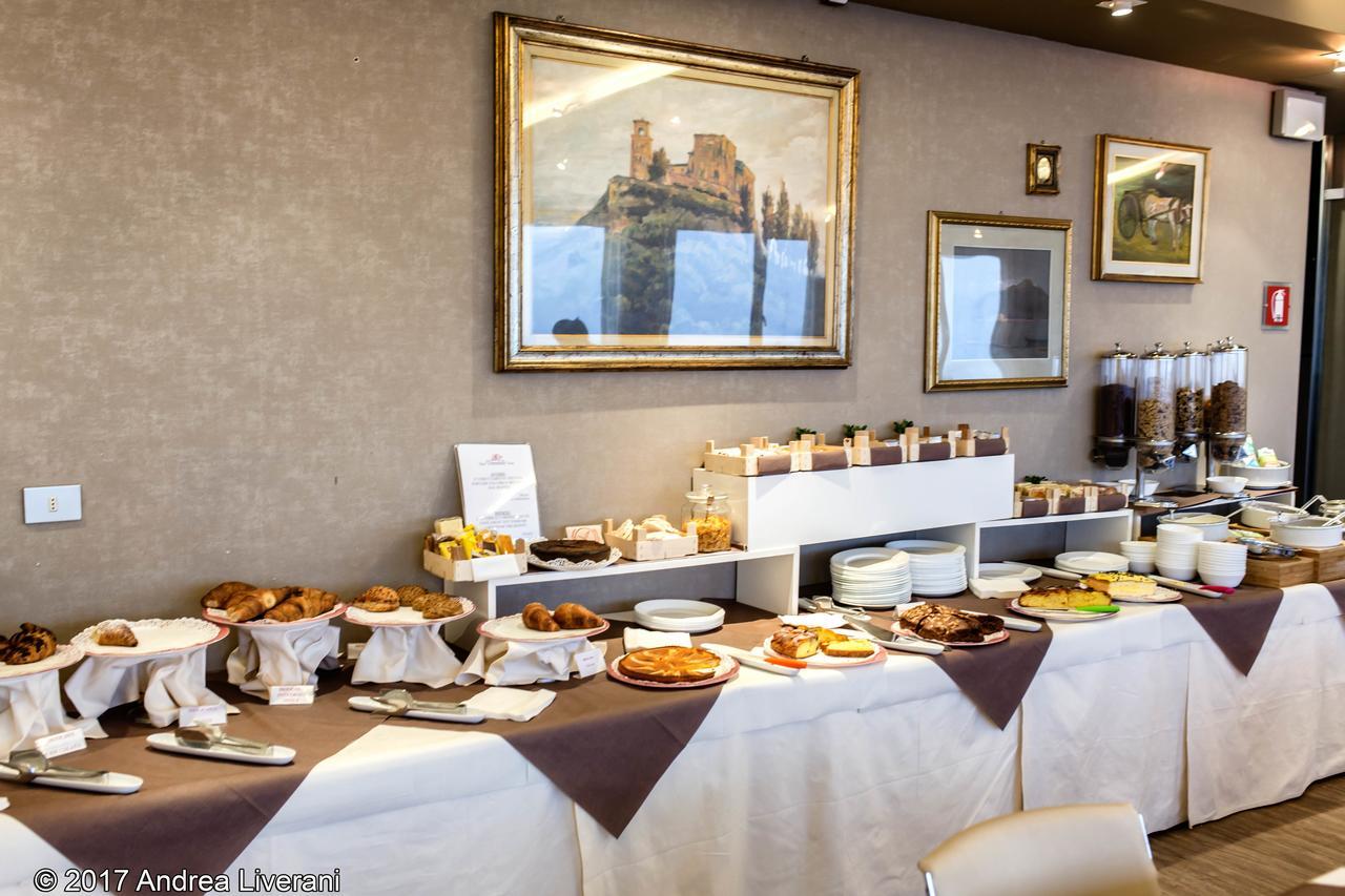 Hotel Donatello Имола Екстериор снимка
