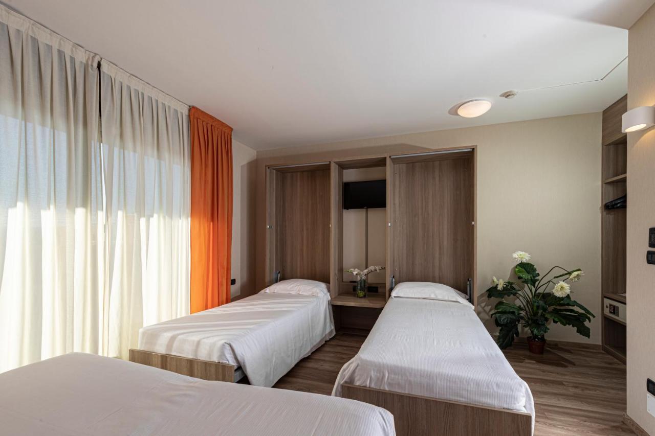 Hotel Donatello Имола Екстериор снимка