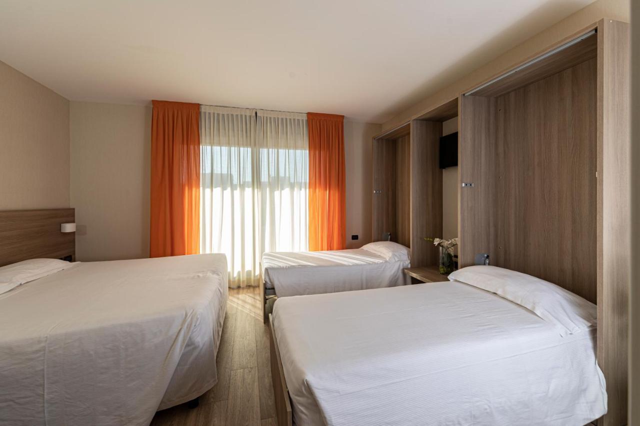 Hotel Donatello Имола Екстериор снимка